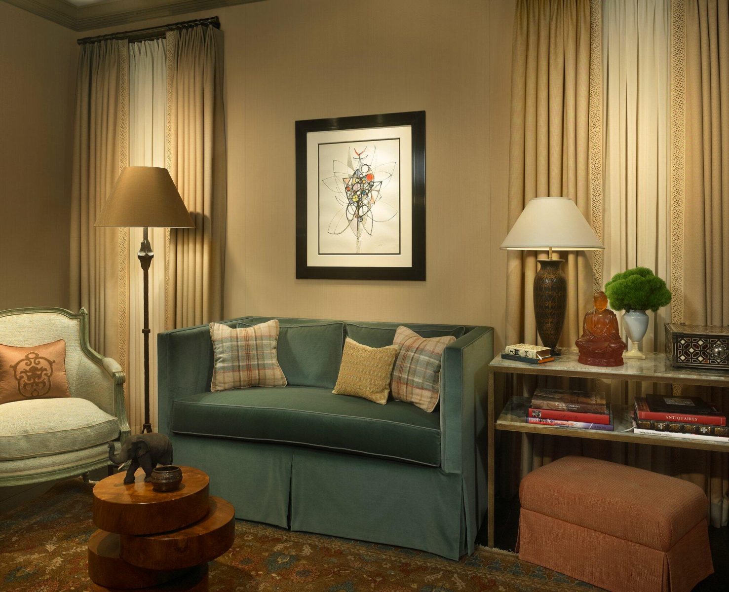 Eclectic Sitting Area Design in Chicago