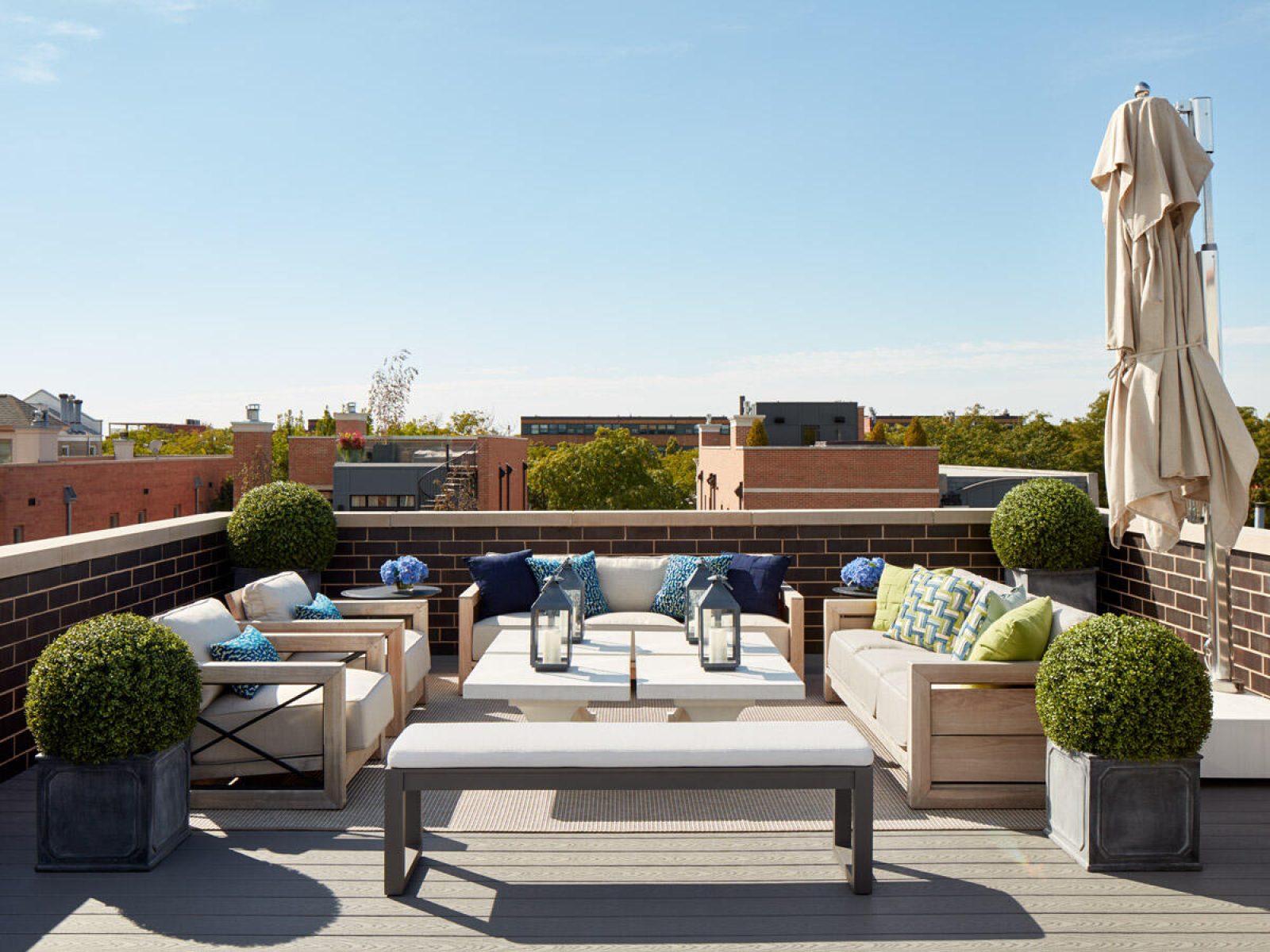 Welcoming Rooftop Patio in Chicago