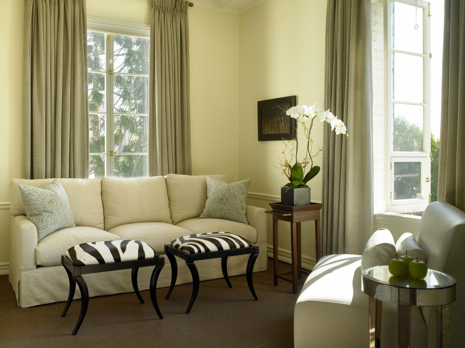 Bright Sunroom Design With Natural Light