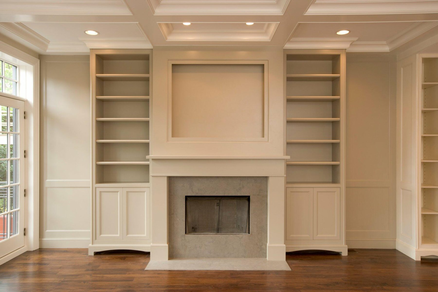 Lincoln Park Single‑Family Home Fireplace