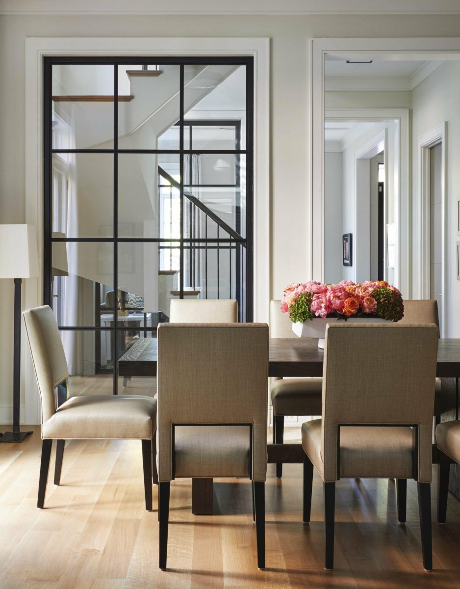 Modern Dining Area in Chicago