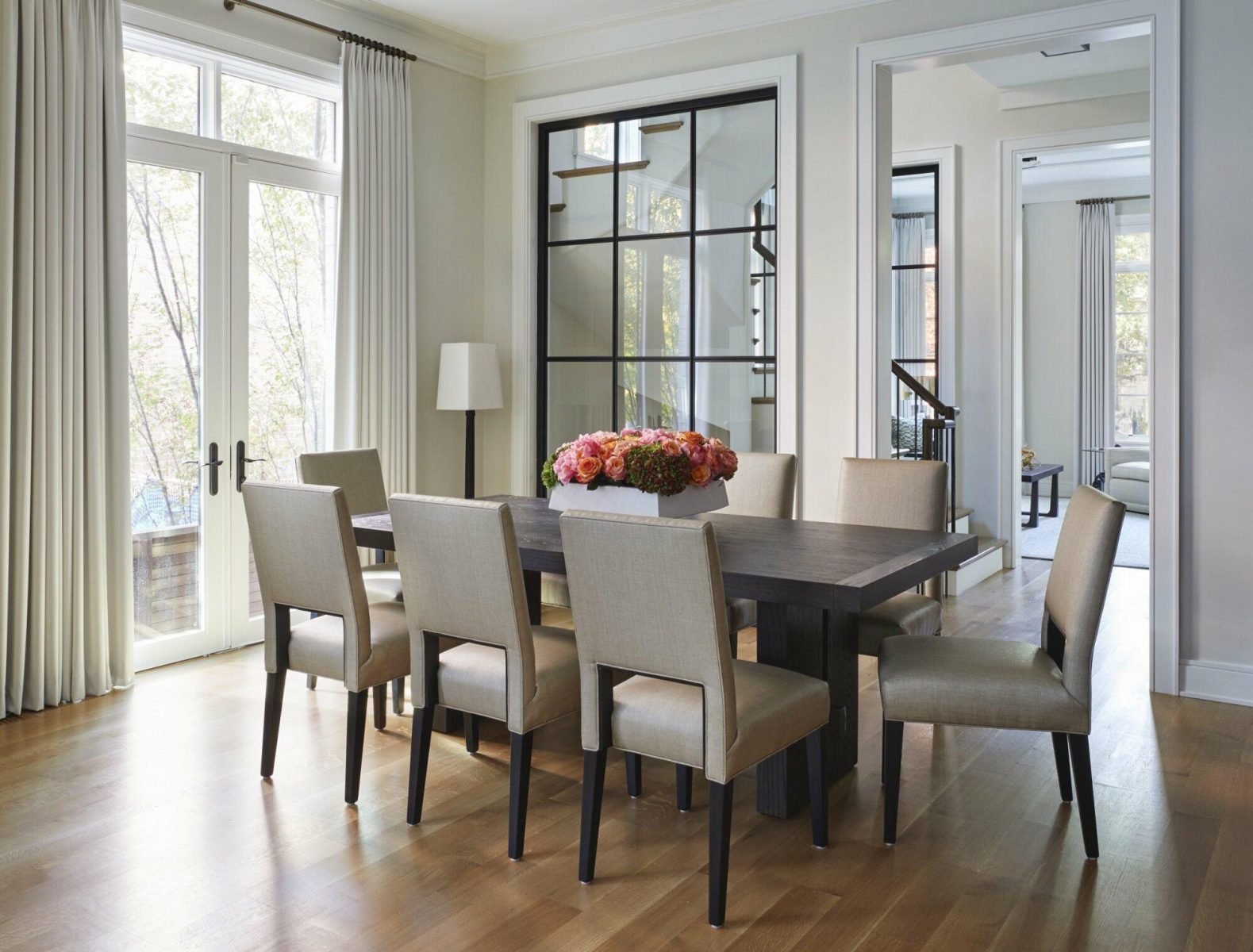 Bright Dining Room in Lincoln Park