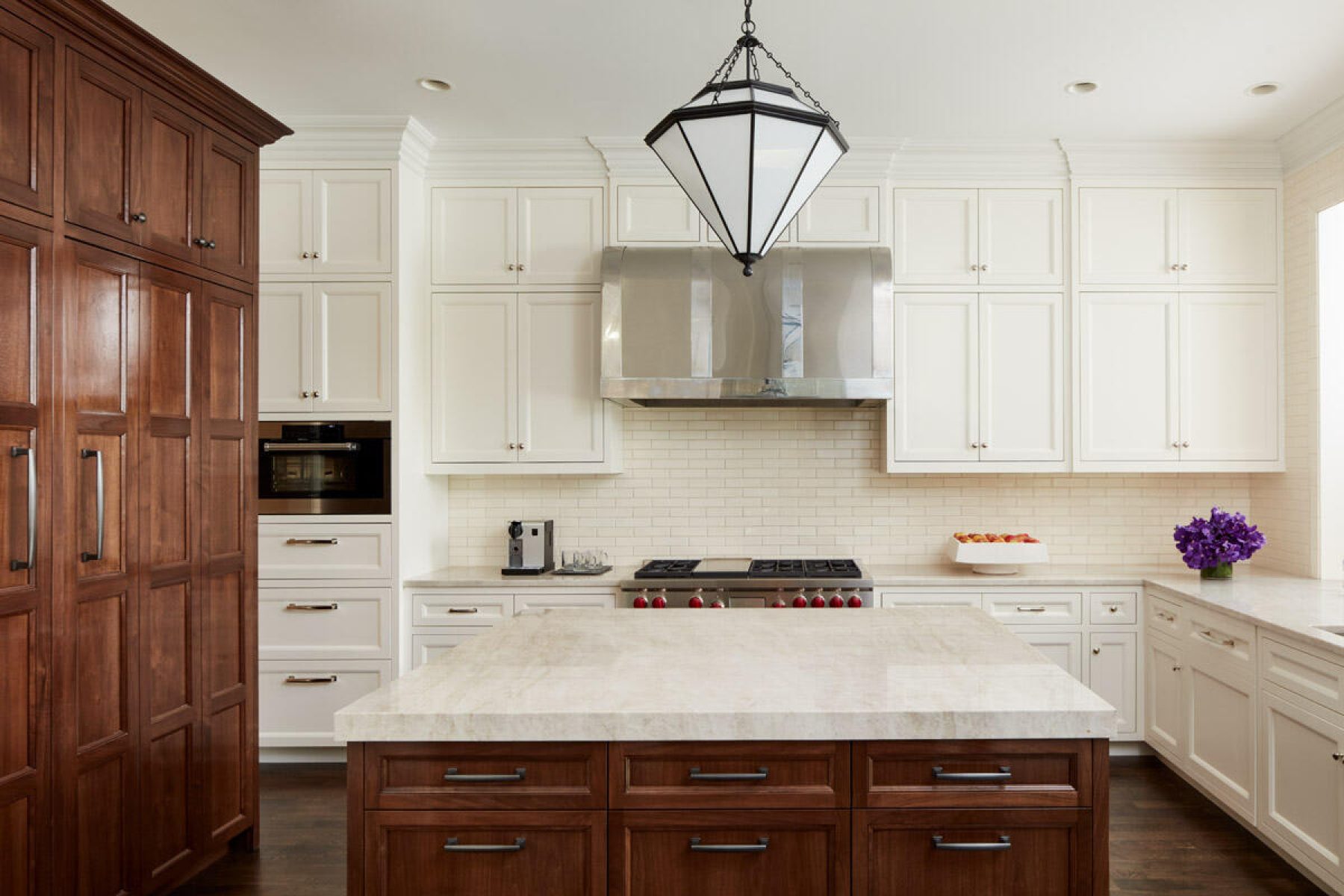 Bright Kitchen Design with White Cabinetry